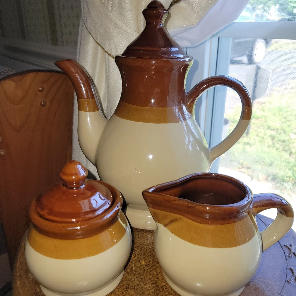 Vintage stoneware Teapot, sugar and cream set. - Picture 2 of 2